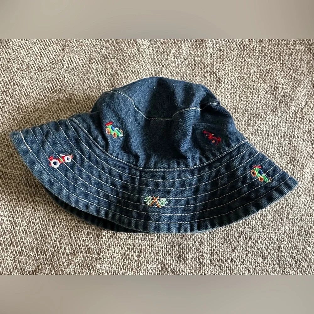 Girls Bucket Hat Pre owned